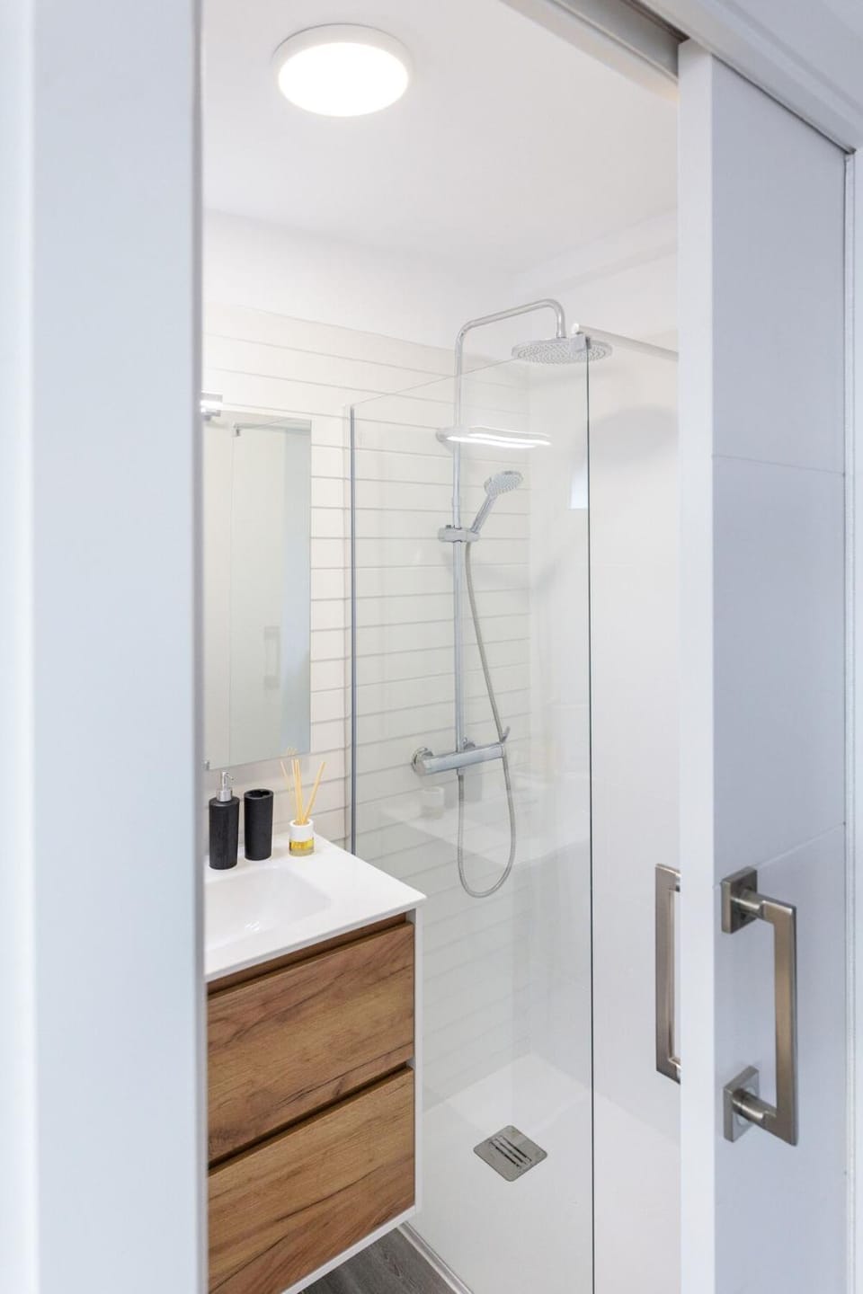 Shower, Bathroom, towels