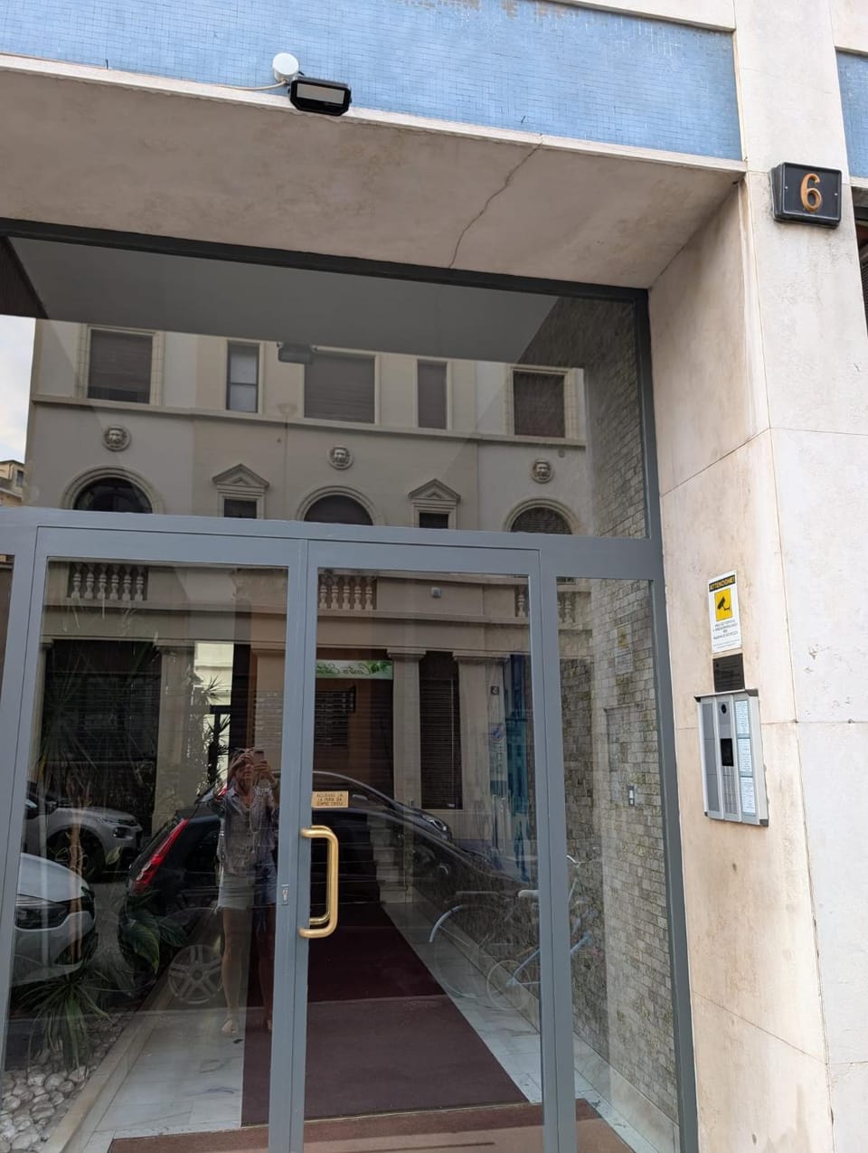 Facade/entrance