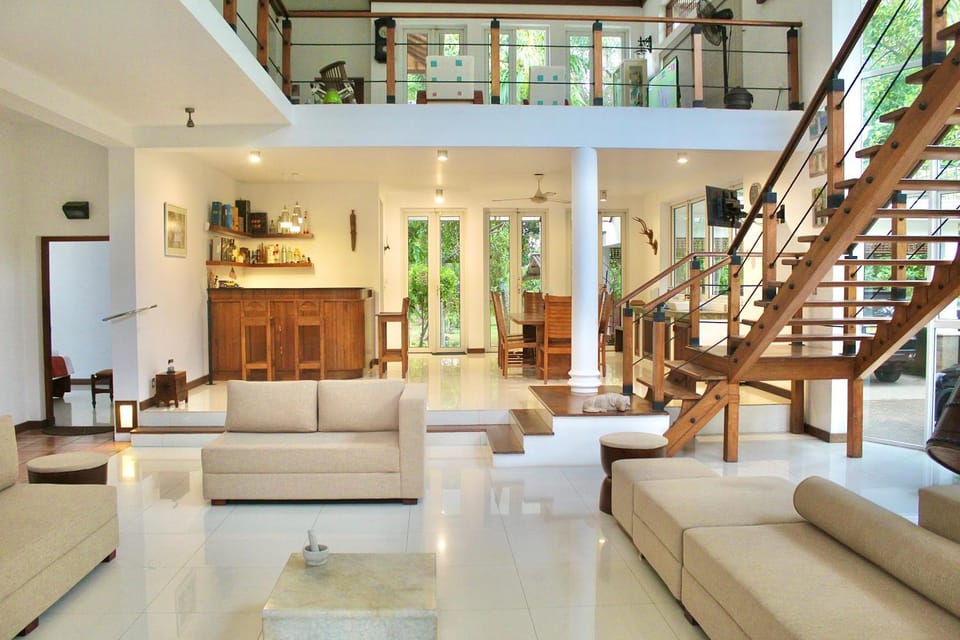 Living room, Seating area