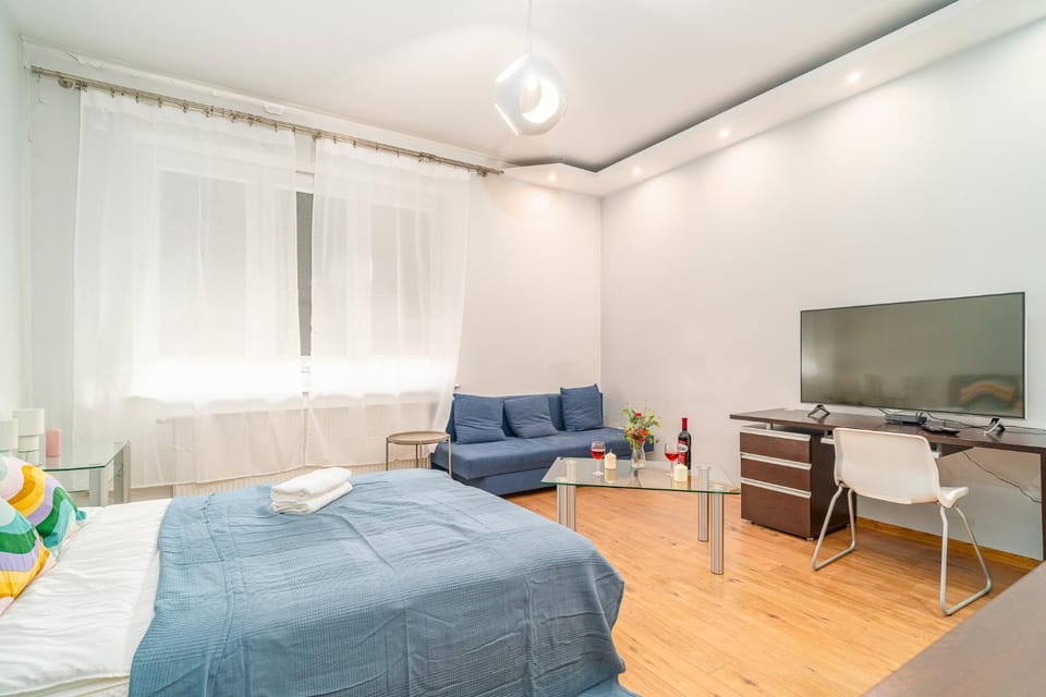 Communal lounge/ TV room, Bed, Living room, Seating area