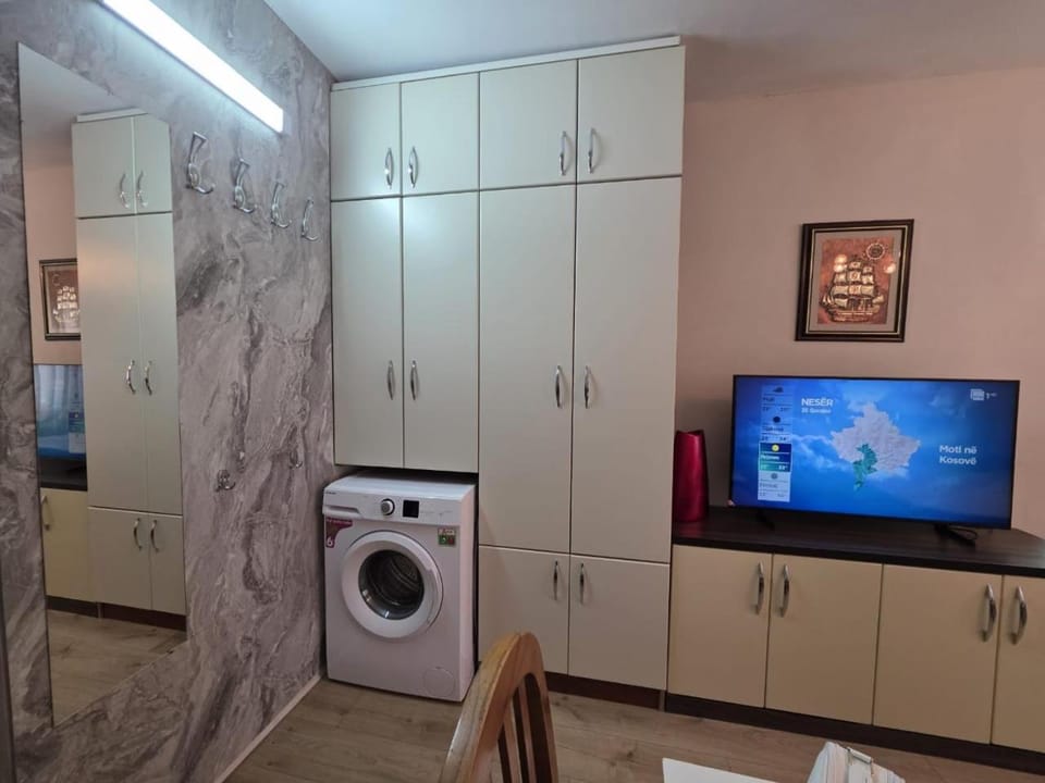 Lidia's Studio Apartment in Tirana