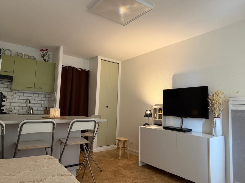 Living room, Lounge or bar, Seating area