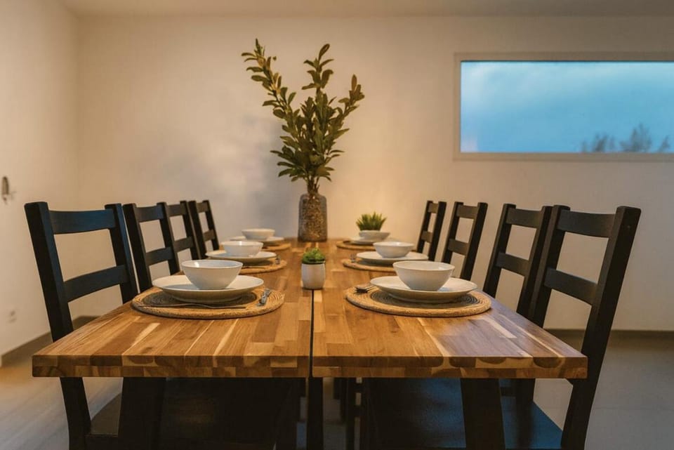 Seating area, Dining area