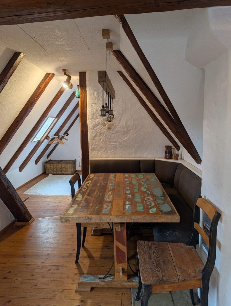 Seating area, Dining area