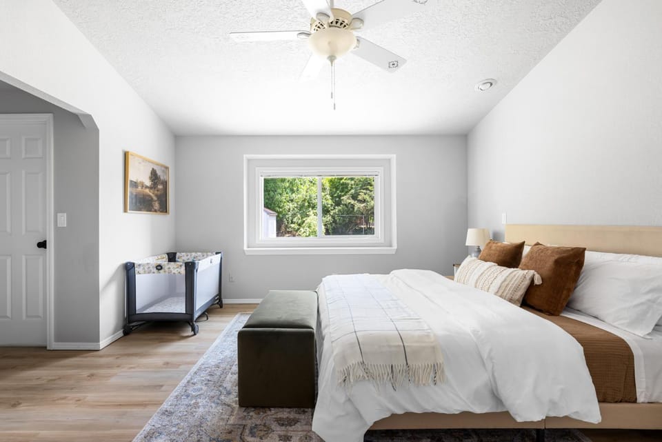 Bed, Bedroom