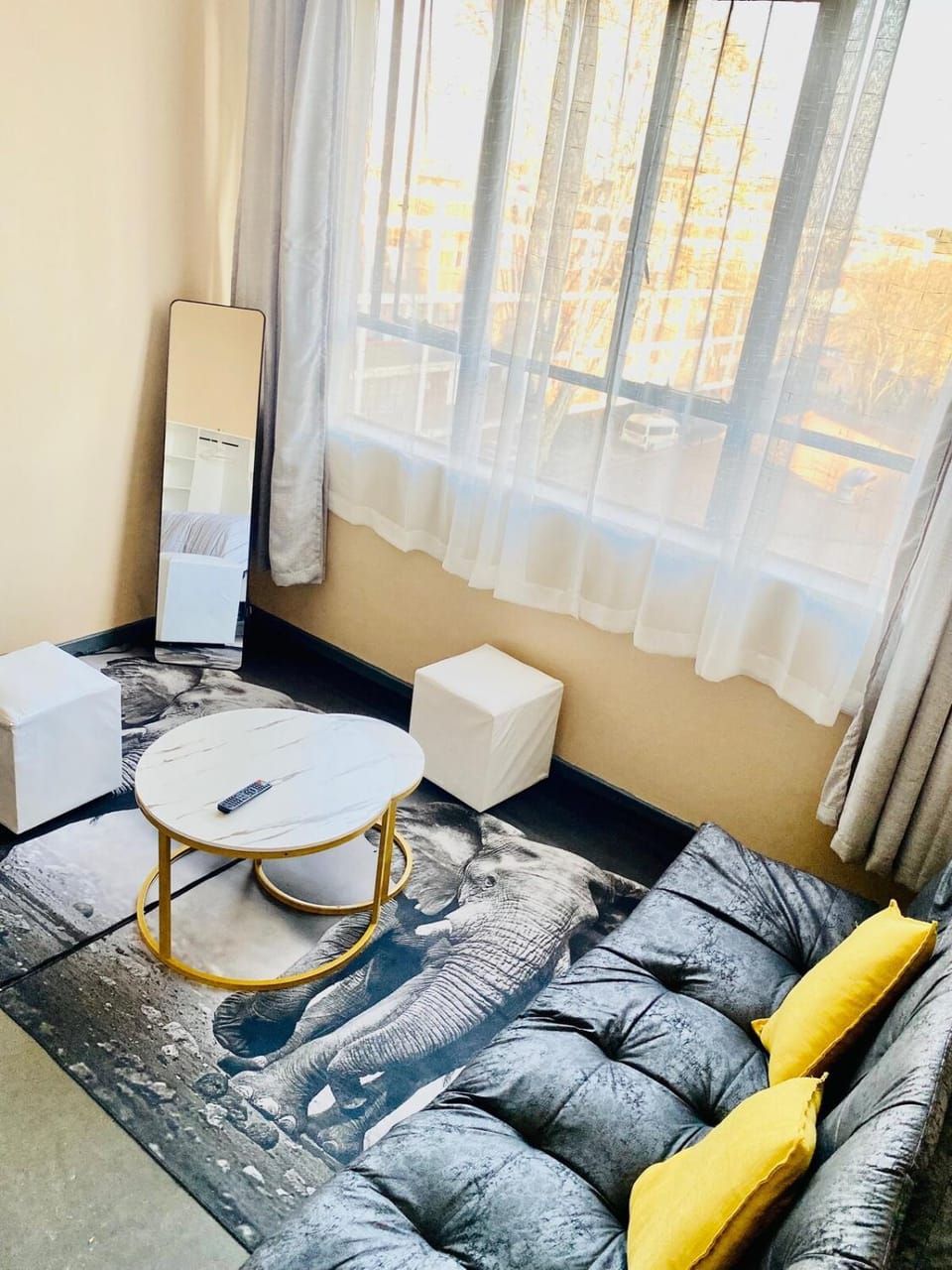 Living room, Seating area