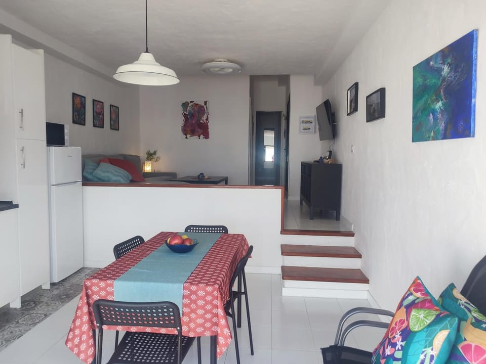 Kitchen or kitchenette, Living room, Photo of the whole room