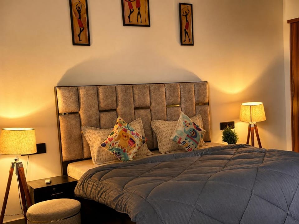 Bed, Photo of the whole room, Bedroom