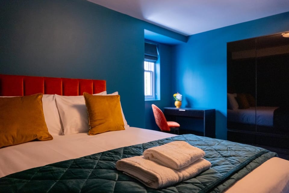 The Royal Alfred - Opposite Central Train Station Hotel in St Helens