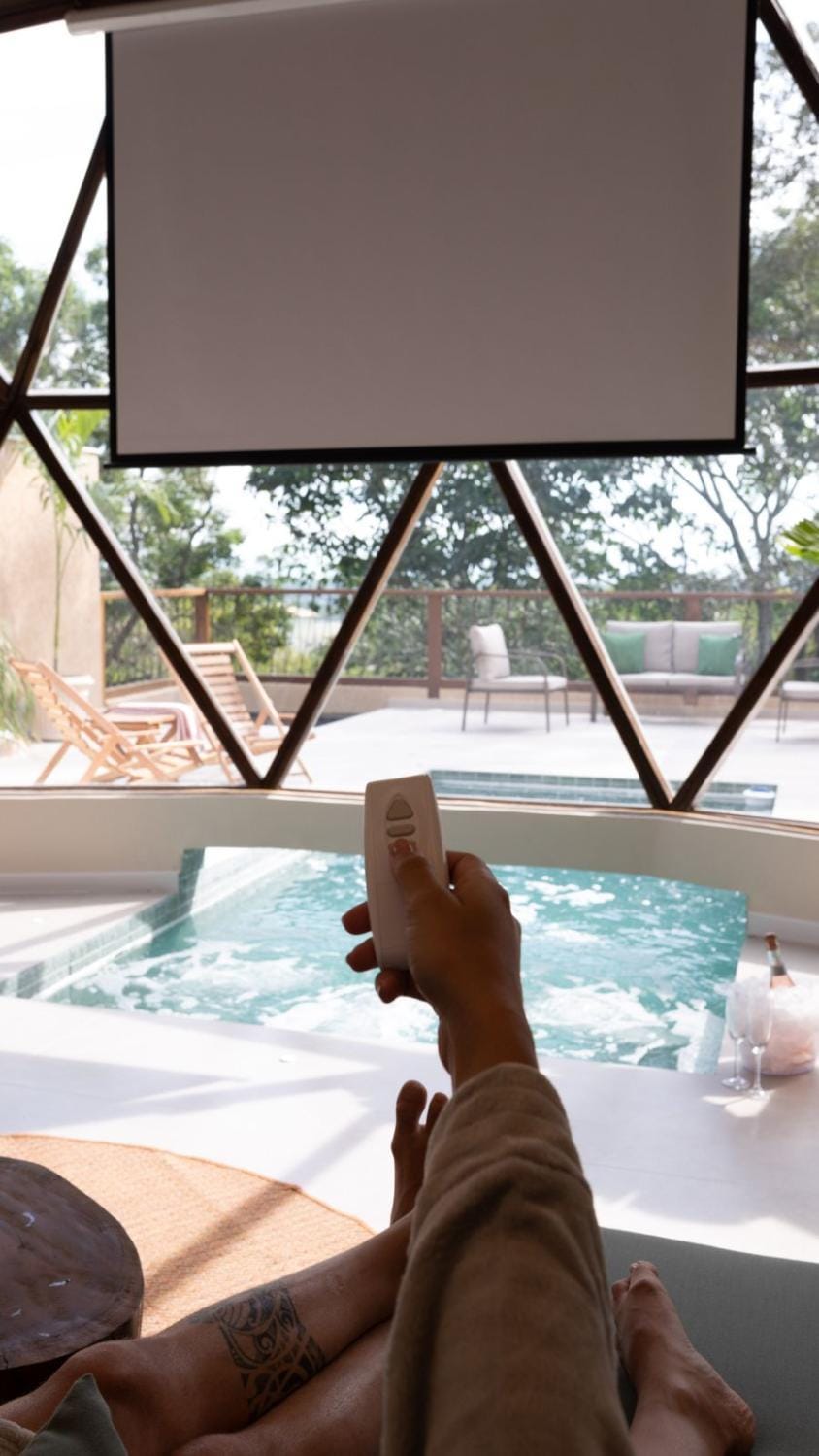 Communal lounge/ TV room, Hot Tub, Pool view