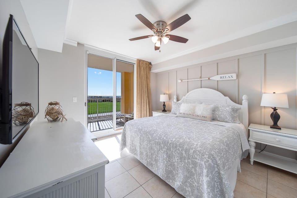 Azure 101 - Luxury Ground Floor Beachfront Apartment in Okaloosa Island