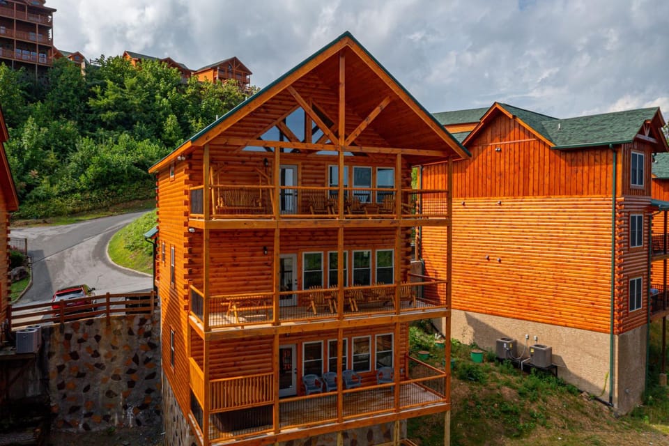 The One with the View by American Patriot Getaways House in Pigeon Forge