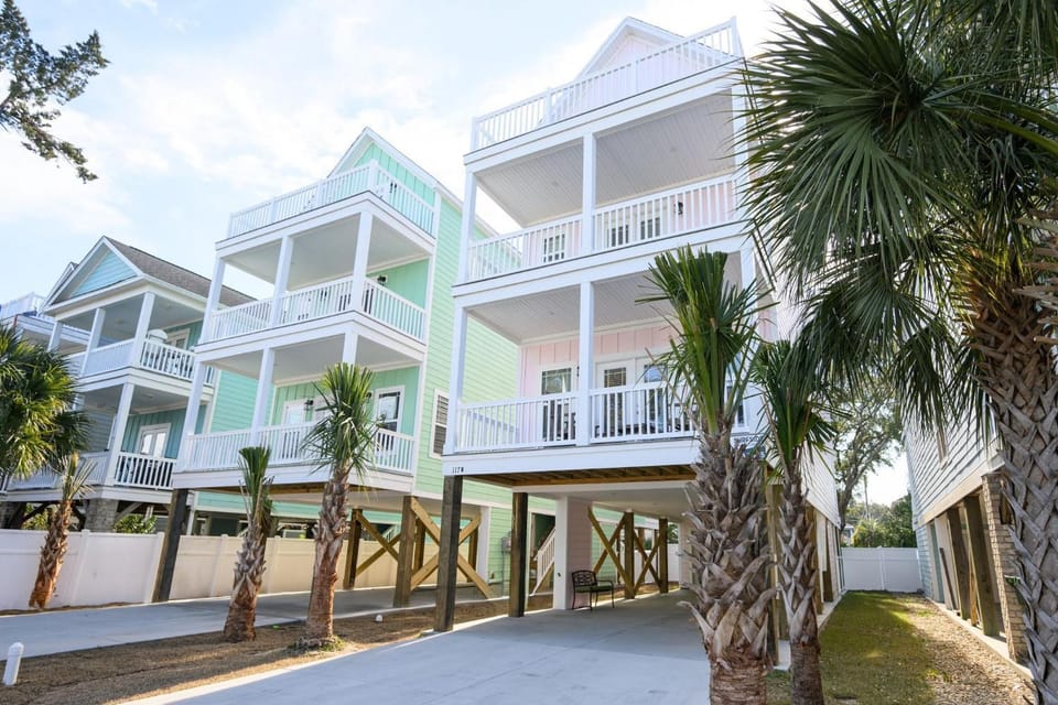 A Little Pink House House in Surfside Beach
