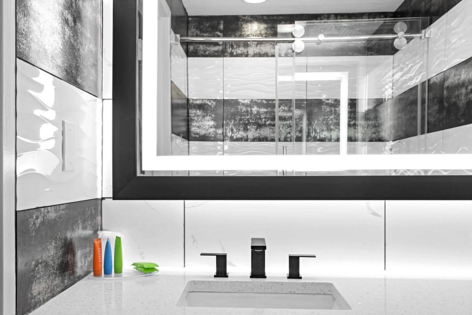 Bathroom, Kitchen or kitchenette