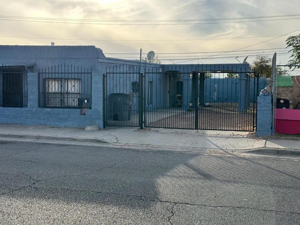 Entire 3 bedroom House Near Lee Trevino Apartment in Ciudad Juarez