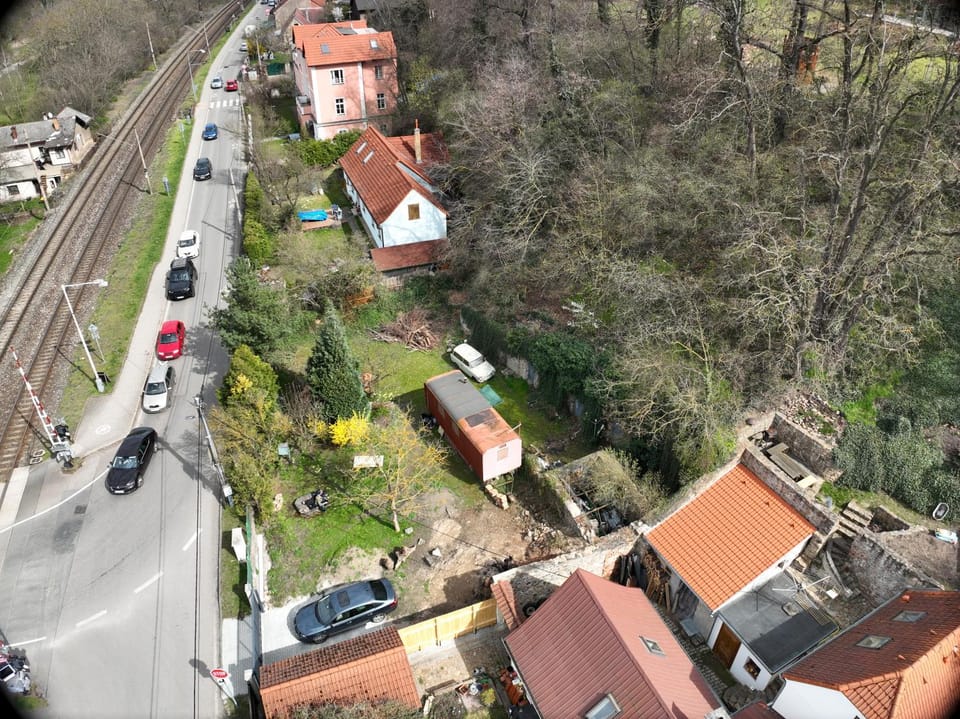 Natural landscape, Street view, Location, Parking