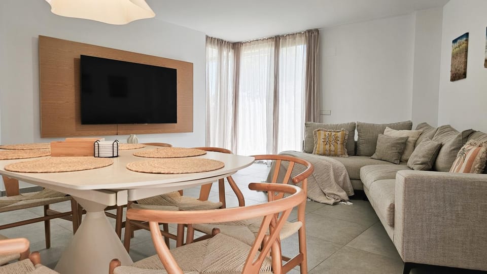 TV and multimedia, Dining area