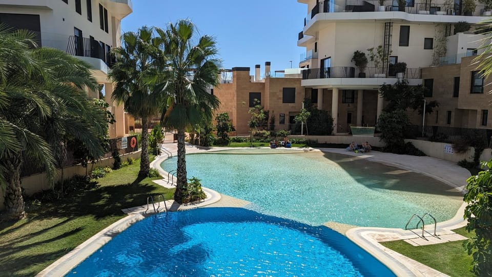 Swimming pool, Swimming pool