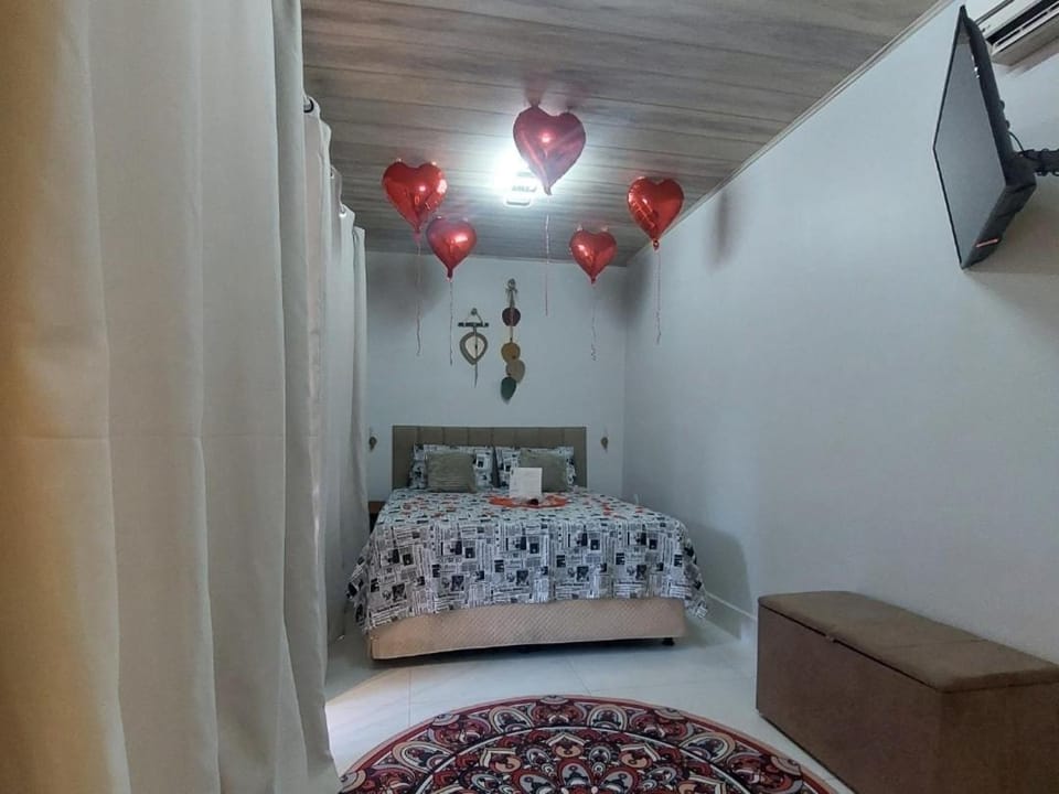 Chalé na lata Campground/ 
RV Resort in State of Goiás