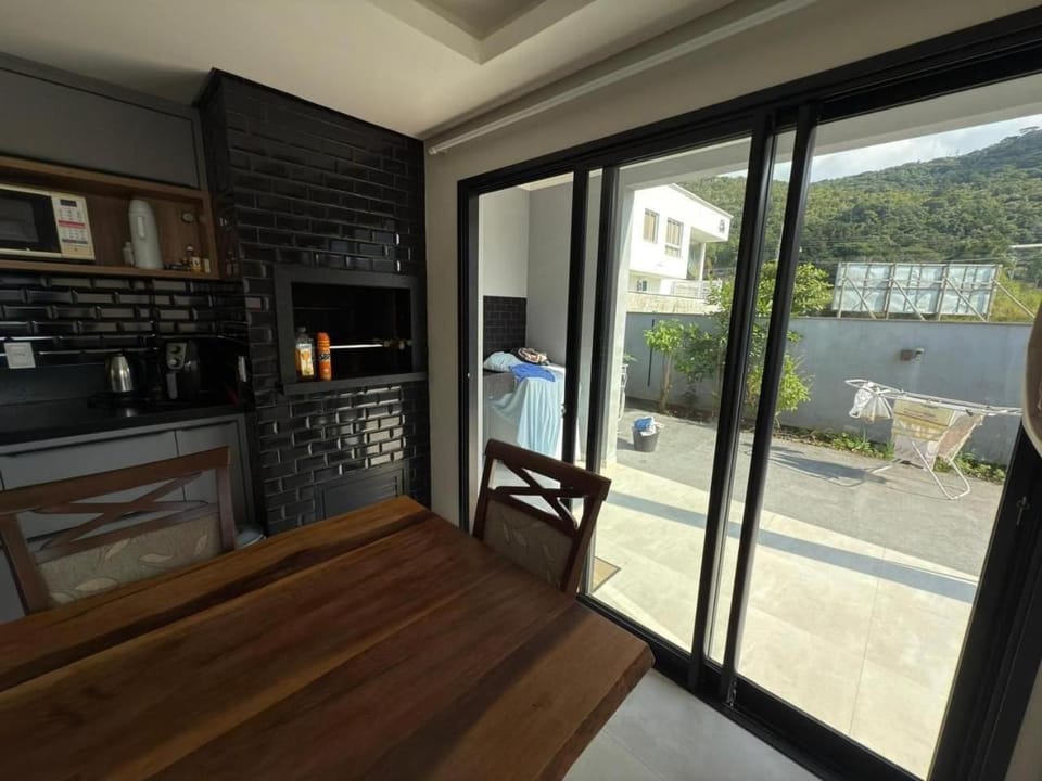Cód 136 - Casa espetacular na zona central Apartment in Florianopolis