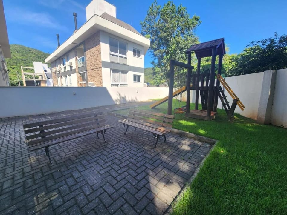 C192 Lindo apartamento de duas suítes na praia Cachoeira Apartment in Florianopolis