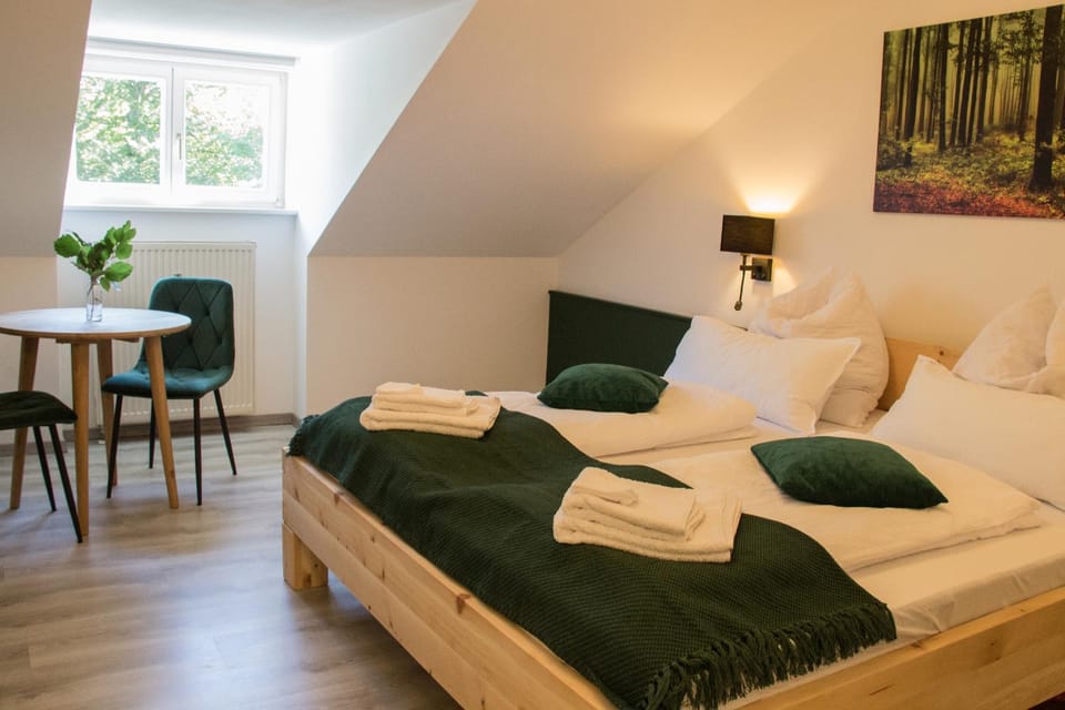 Bed, Photo of the whole room, Bedroom, towels