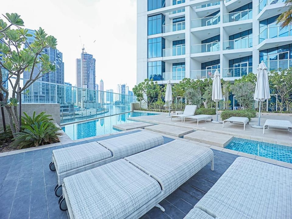 Luxury Studio | Near Dubai Mall | Lake View Apartment in Dubai