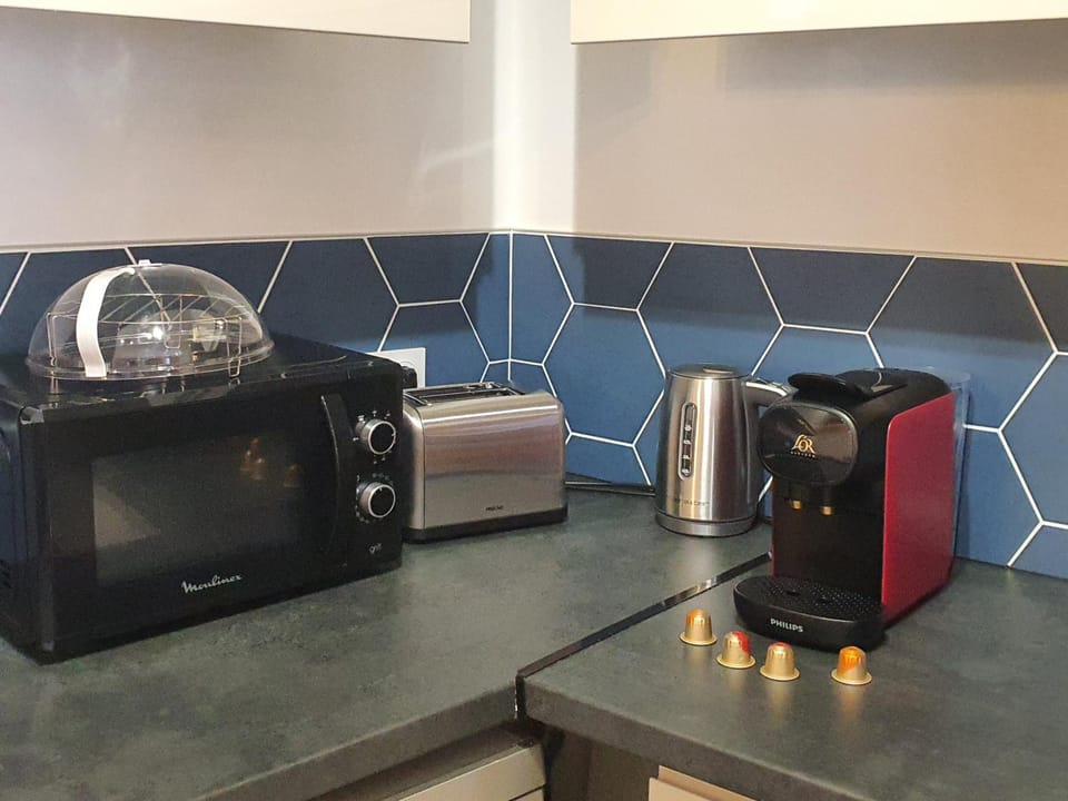 Kitchen or kitchenette, Breakfast