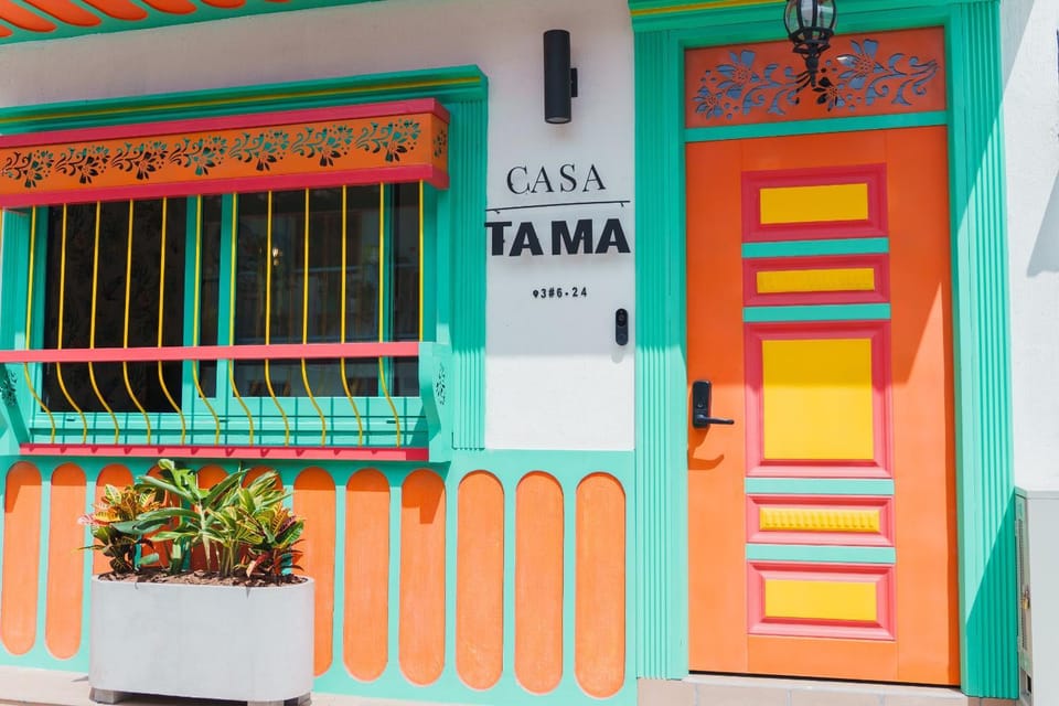 Facade/entrance