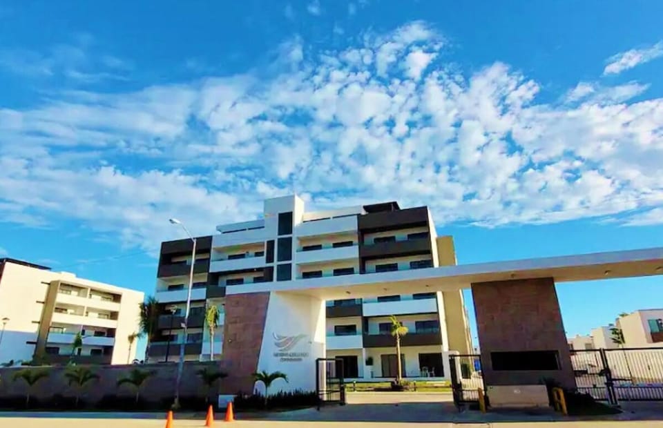 Marina Cerritos - Blanco Celeste - 5 Albercas Apartment in Mazatlan