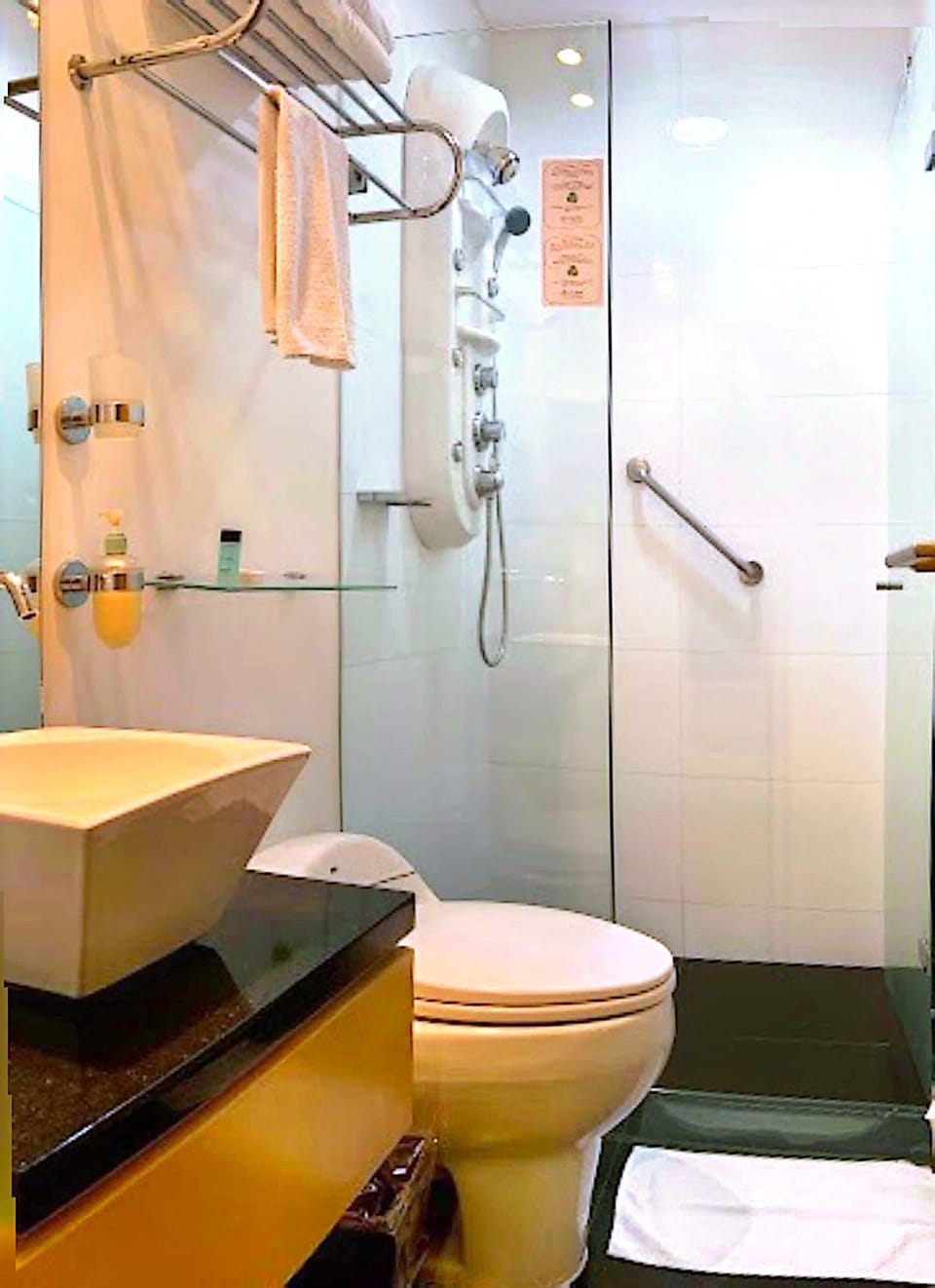 Shower, Bathroom, towels