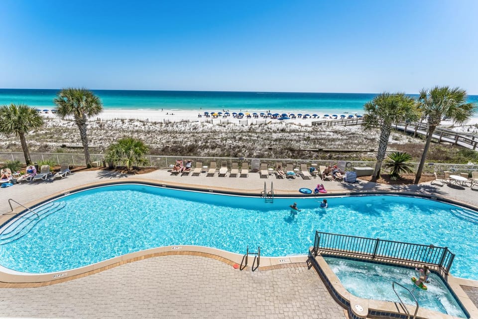 Azure 305 - Beachfront Luxury Retreat Apartment in Okaloosa Island
