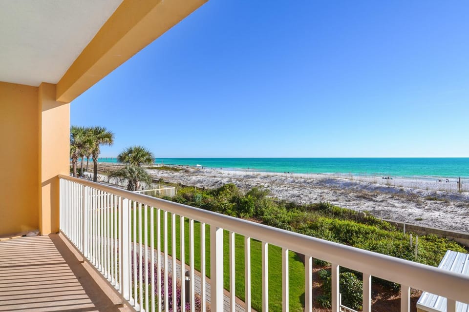 Azure 218 - Massive Beachfront Corner Unit Condo Apartment in Okaloosa Island