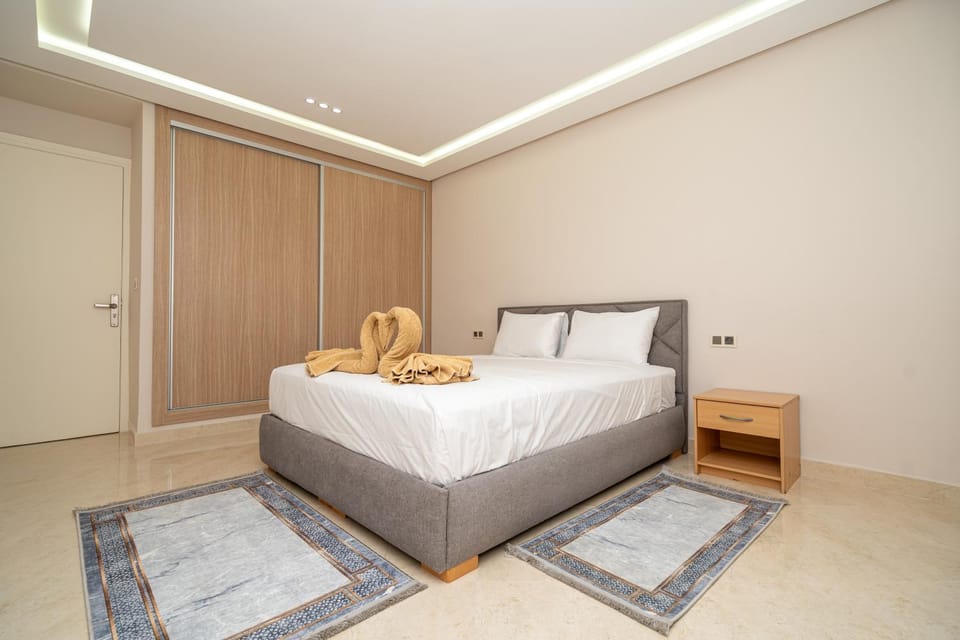 Bed, Photo of the whole room, Bedroom, towels, wardrobe