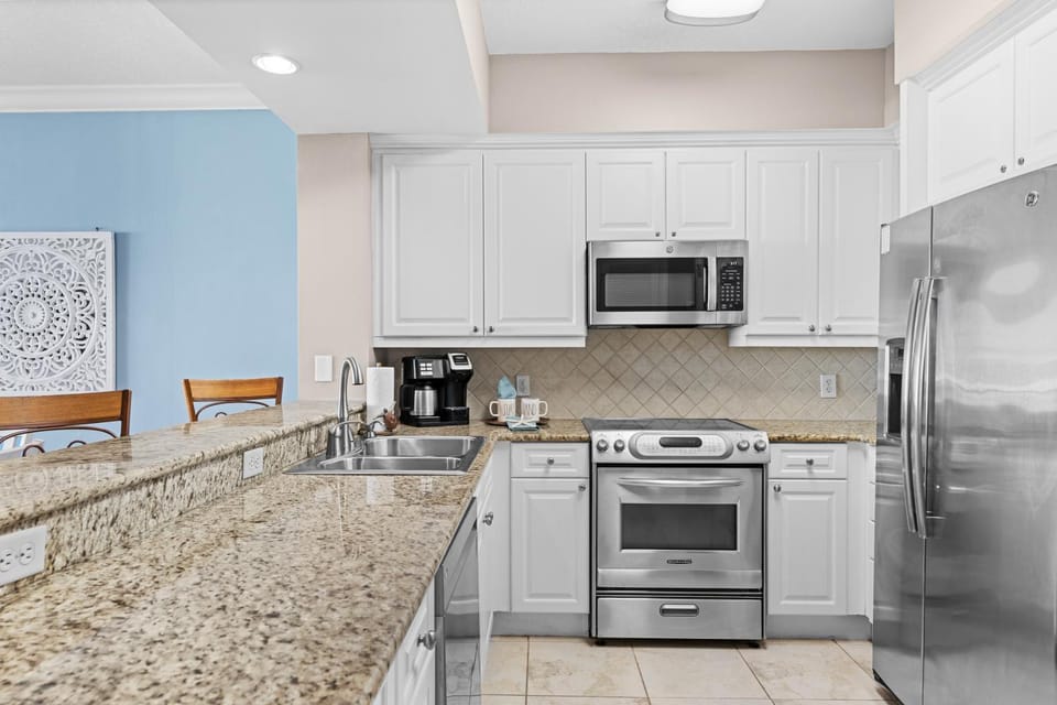 Azure 421 - Ocean Views & Free Beach Service Apartment in Okaloosa Island