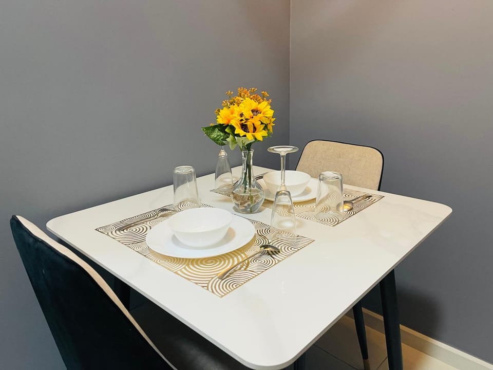 Restaurant/places to eat, Dining area