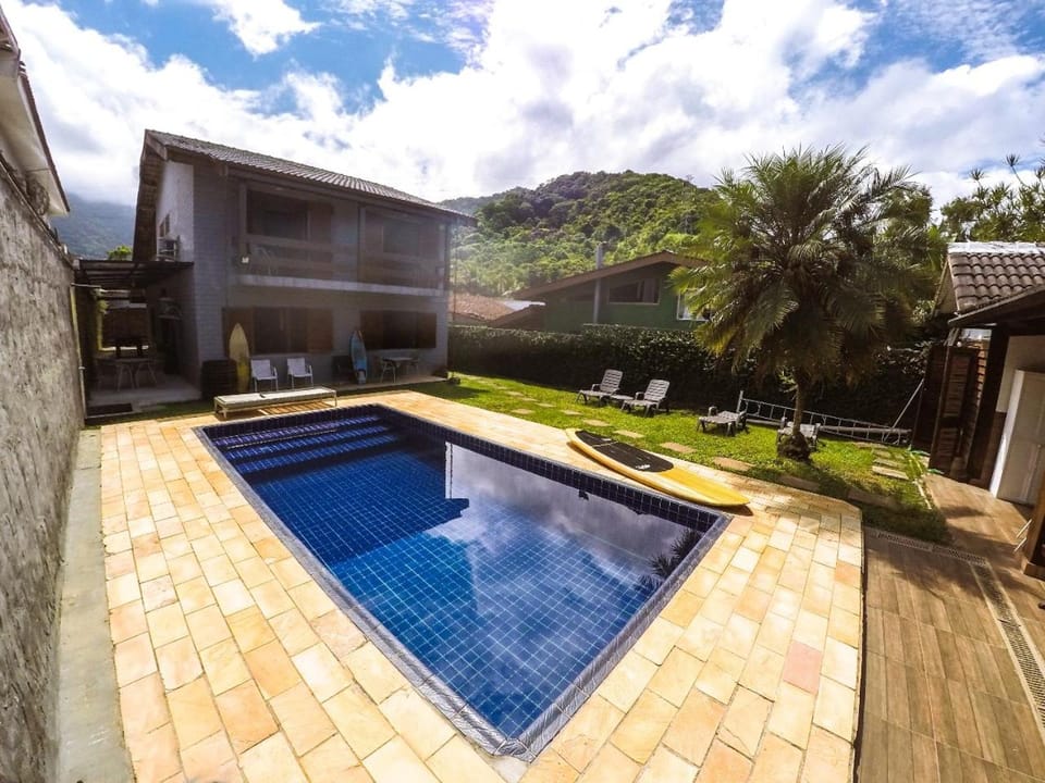 Swimming pool, sunbed