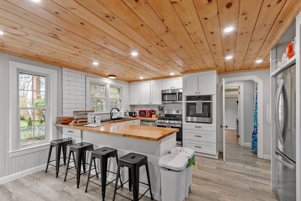 Kitchen or kitchenette, Dining area, kitchen