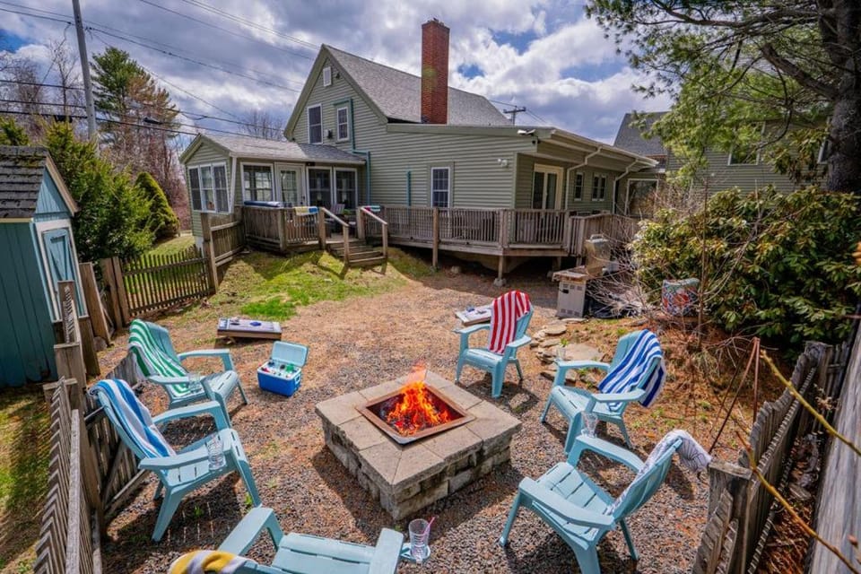 Patio, Garden, Balcony/Terrace, Seating area, fireplace