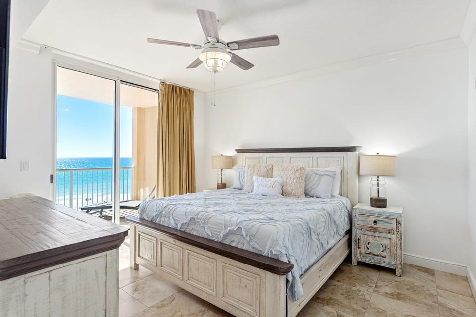 Azure 503 - Beachfront Luxury Condo & Free Beach Service! Apartment in Okaloosa Island