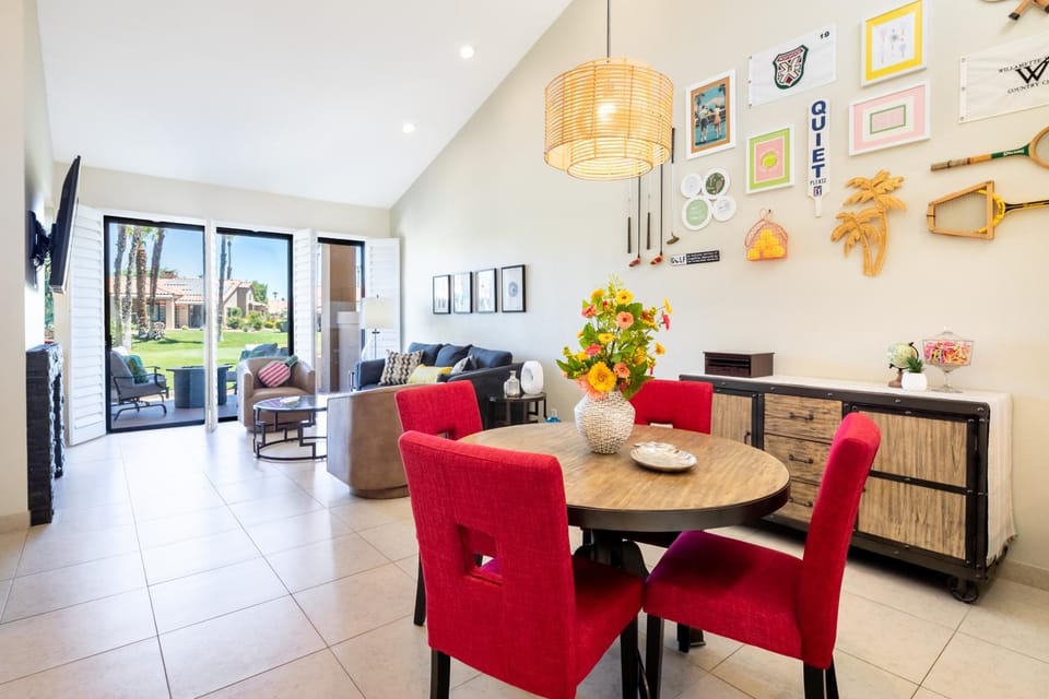 Living room, Dining area