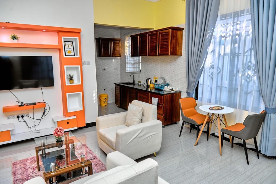 TV and multimedia, Living room, Seating area, kitchen
