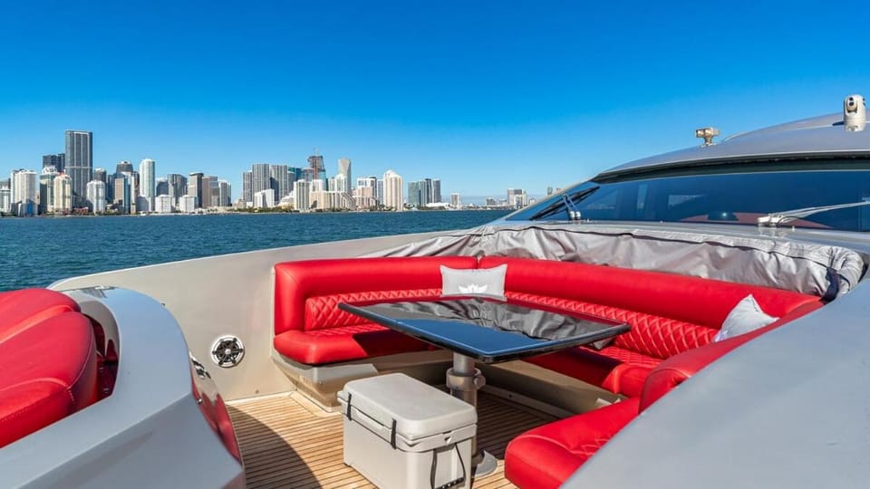 New Luxury Beachfront Condo with Rooftop Pool Apartment in Hollywood Beach