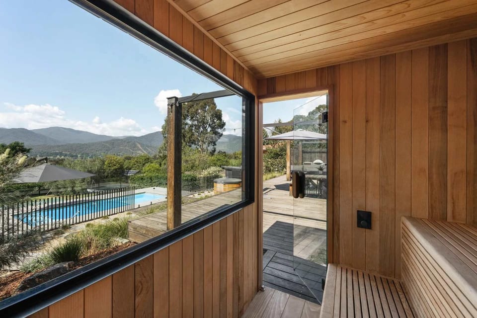 The Alpine House Pool Sauna and Basketball Court House in Tawonga South