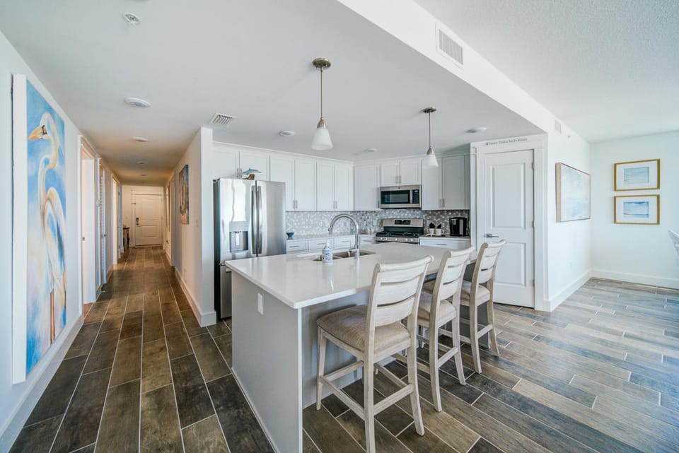 Blu 201 - Luxury End-Unit & Amazing Oceanfront Views Apartment in Okaloosa Island