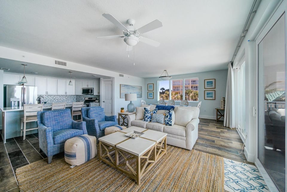 Blu 201 - Luxury End-Unit & Amazing Oceanfront Views Apartment in Okaloosa Island