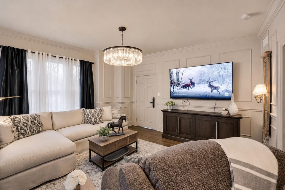 Elegant 3BR Retreat The Casablanca House in Dallas