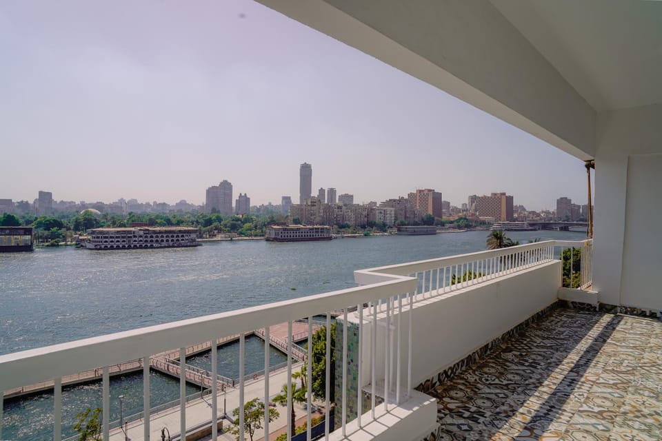 Property building, Day, Natural landscape, View (from property/room), Balcony/Terrace, City view, Lake view, River view