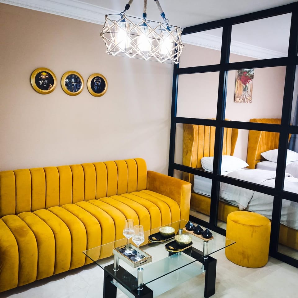 Living room, Seating area