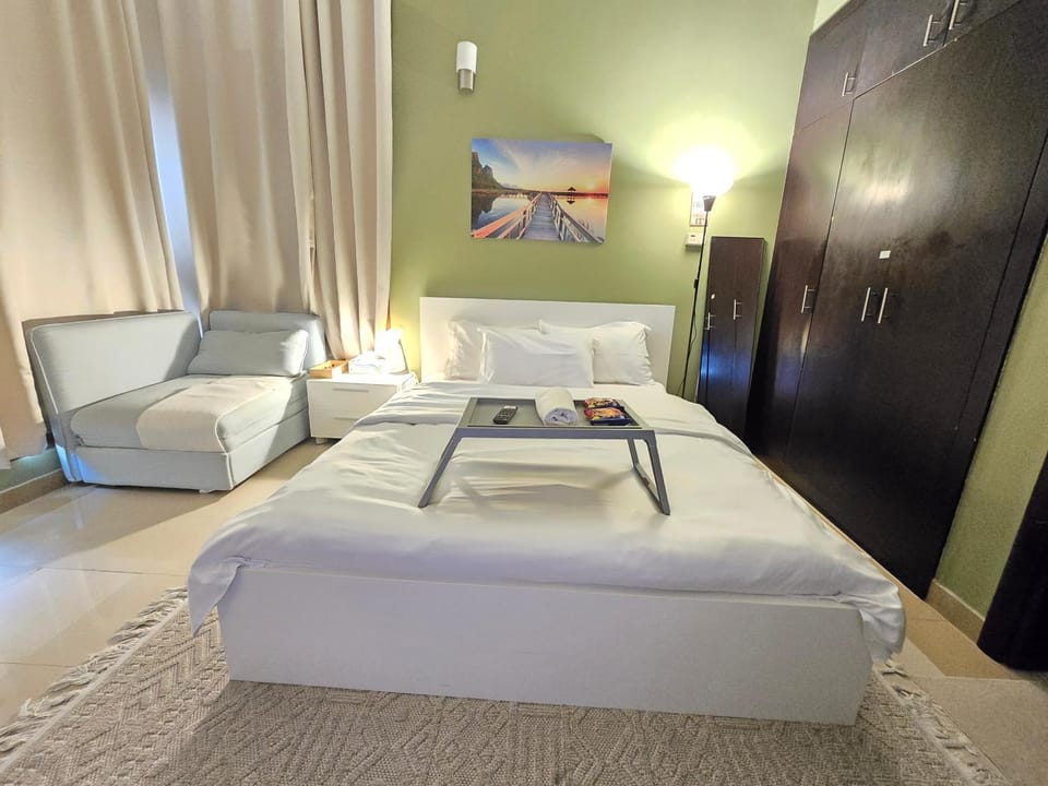 Charming Studio Near World Trade Center & Subway Apartment in Dubai